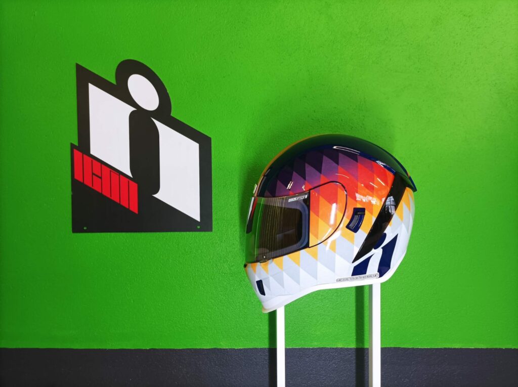 Déstockage dernier casque Icon Airform Hello Sunshine taille M 57-58