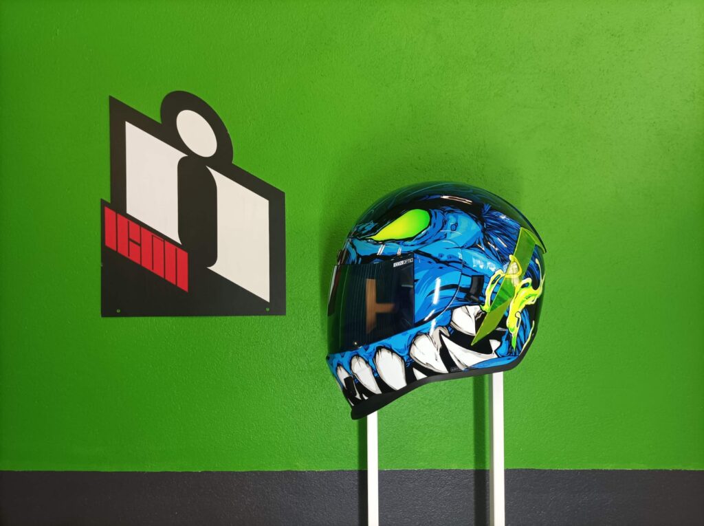 Déstockage dernier casque Icon Airform Manik'R bleu TAILLE M 57-58